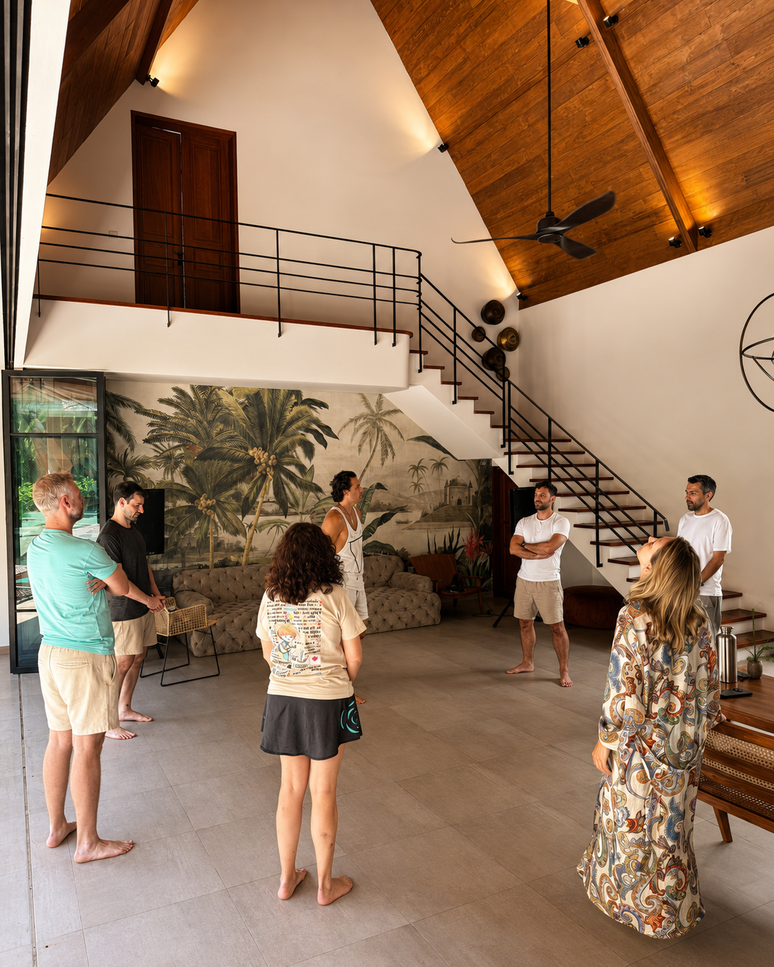 A guided group circle inside the villa during a past Circolo room
